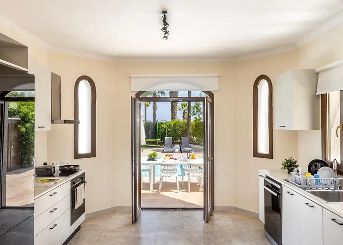 Sunnyvillas: 4br Seafront Villa*private Pool*bw44